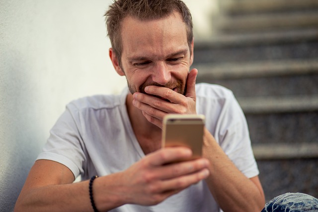 man flirting on phone